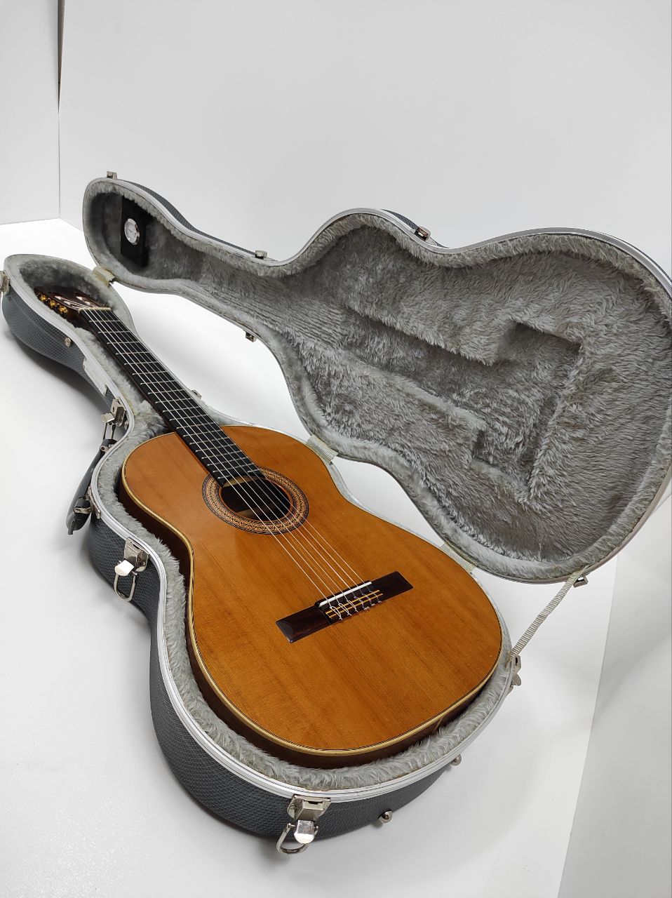 Antonio Aparicio AA20 - گیتار گالری